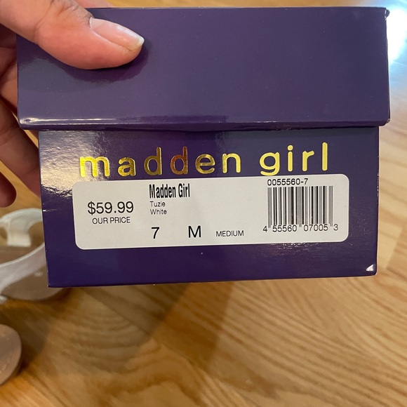 Like new Madden girl rhinestone sandals size 7 - Picture 2 of 4